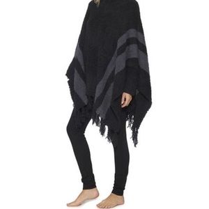 NWOT Barefoot dreams cozy chic black Beach Poncho